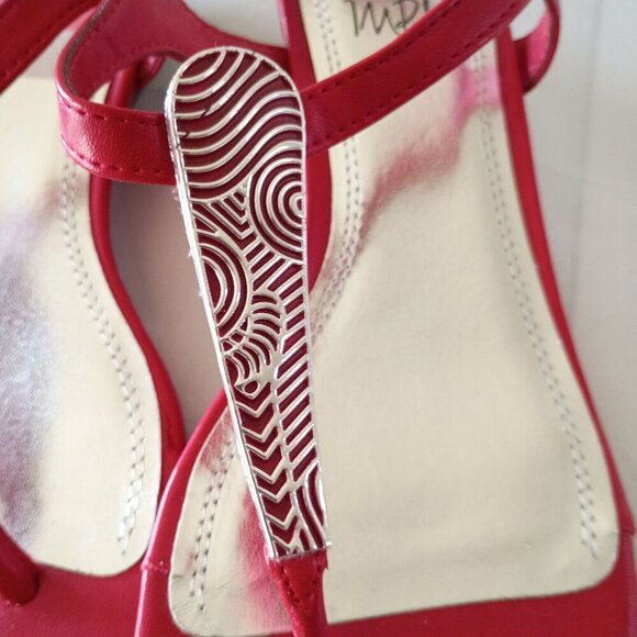 Impo Rogan Red Wedge Thong Sandals Women’s Size 6 Low Heel NEW - Picture 6 of 8